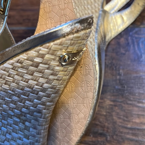 Lilly Pulitzer Gold Wedge - Picture 16 of 16